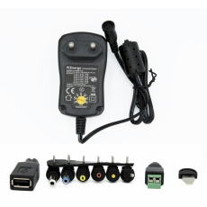 Steckernetzgerät 3-12VDC DC2250mA stabilisiert Eingang 100-240VAC